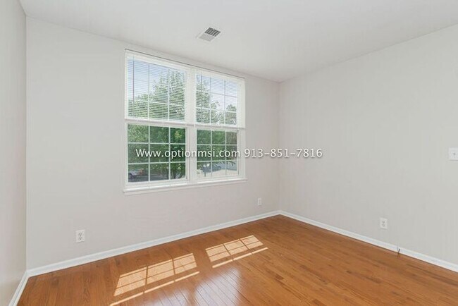 Building Photo - Heatherwood Subdivision!