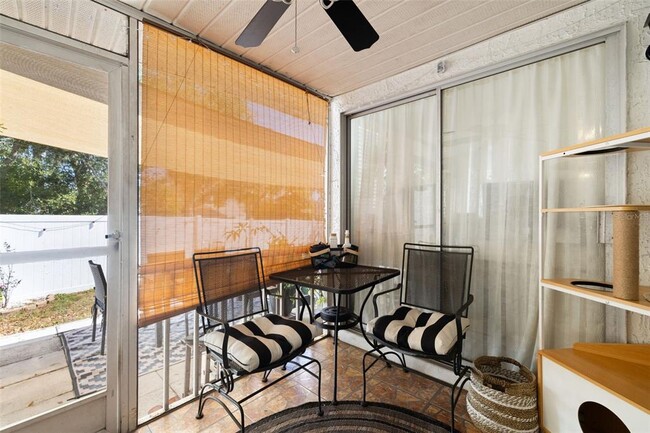 Building Photo - 245 Petrea Dr