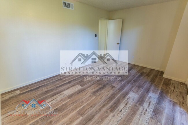 Building Photo - 2165 E University Dr