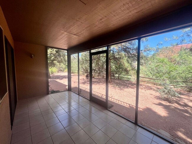 Building Photo - Unfurnished, 1-Year Long-Term Rental (Lowe...