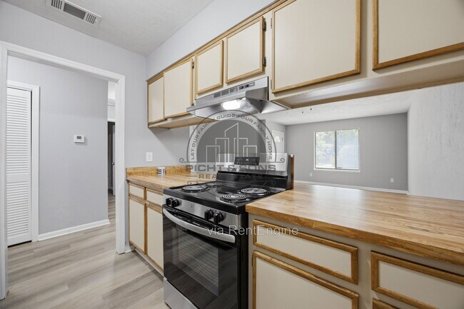 Building Photo - 1824 Seay Ct