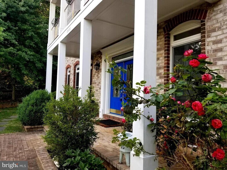 Building Photo - 6004 Columbia Pike
