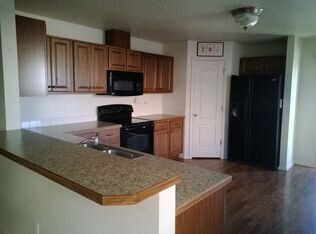 Building Photo - Boise, 3Bd/2Bth/3Car, 1554Sqft, Dishwasher, Washer and Dryer Hook up, Fenced, Community Park and ...