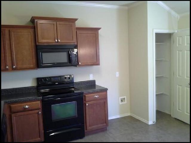 Building Photo - 14505 Parkway Cir