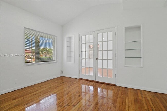 Building Photo - 4630 SW 13th Terrace