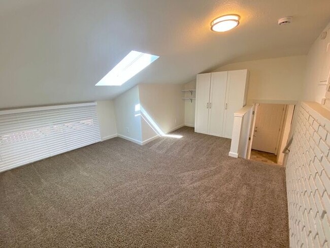 Building Photo - Like Brand New! - Single Story House in North Central Reno