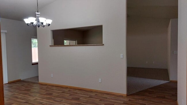 Building Photo - 1034 SW Princeton Pl