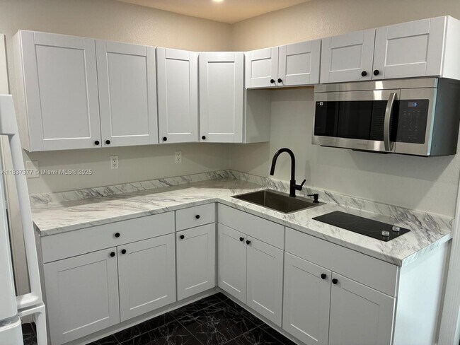 Building Photo - 16304 SW 103rd Ct