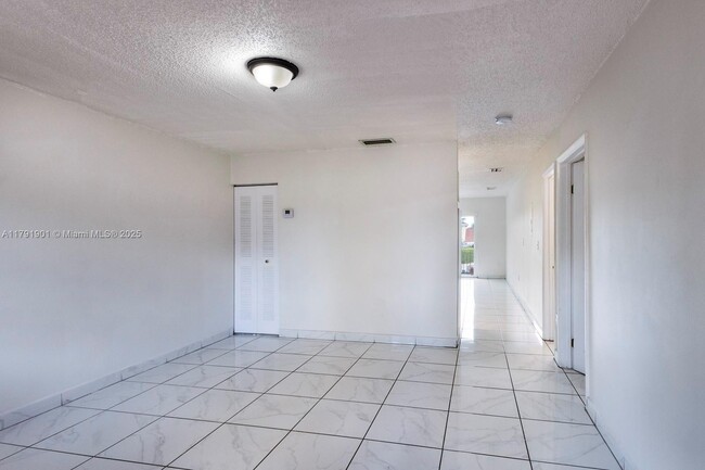 Primary Photo - 11501 NW 2nd St