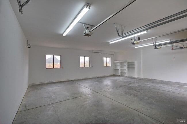 Building Photo - 201 (20300 Arnold)