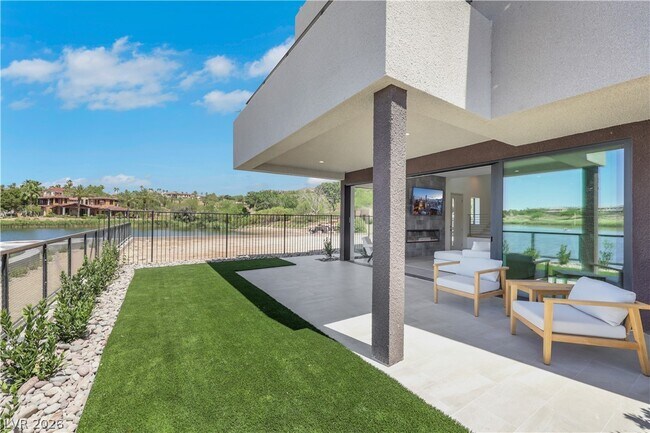 Building Photo - 66 Lakefront Dr