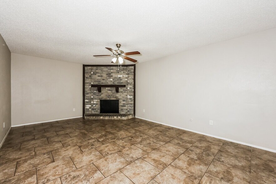 Building Photo - 1522 Sunset Ln