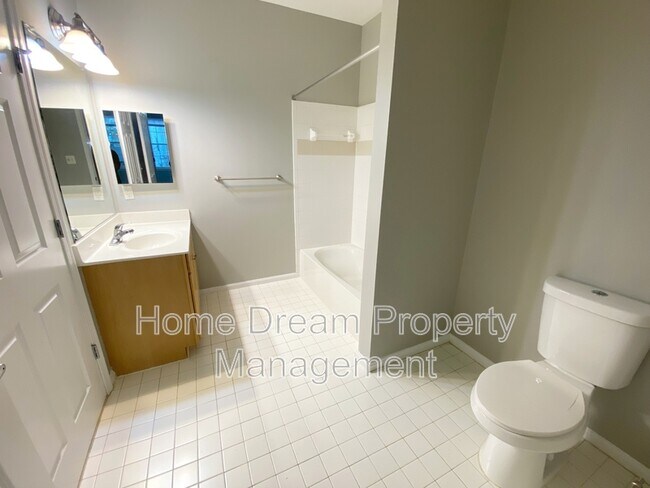 Building Photo - 2465 Army Navy Dr