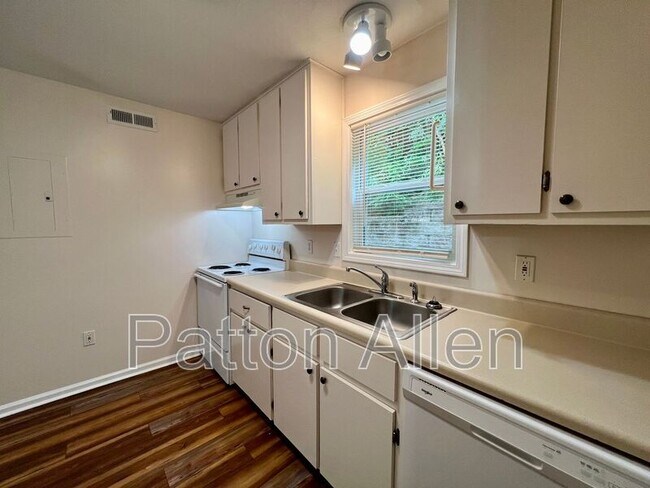 Building Photo - 133 Citadel Dr