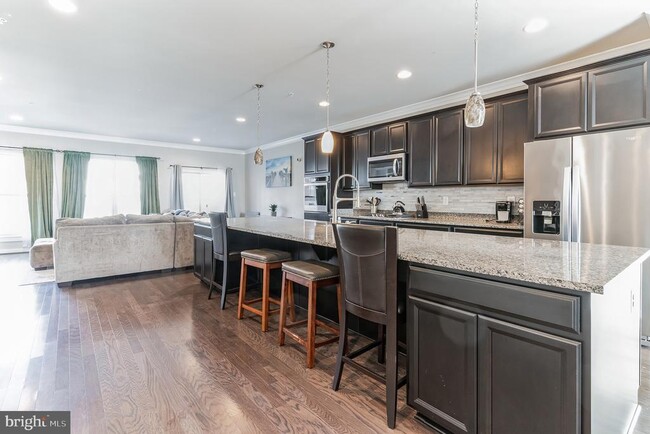 Building Photo - 5325 Manor Park Dr