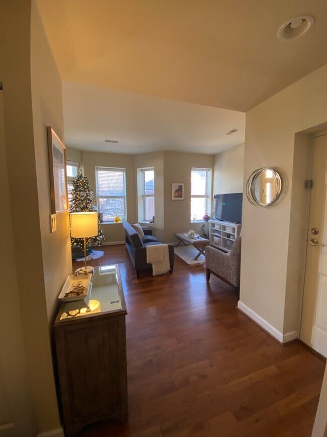 Building Photo - 627 Clara Ave