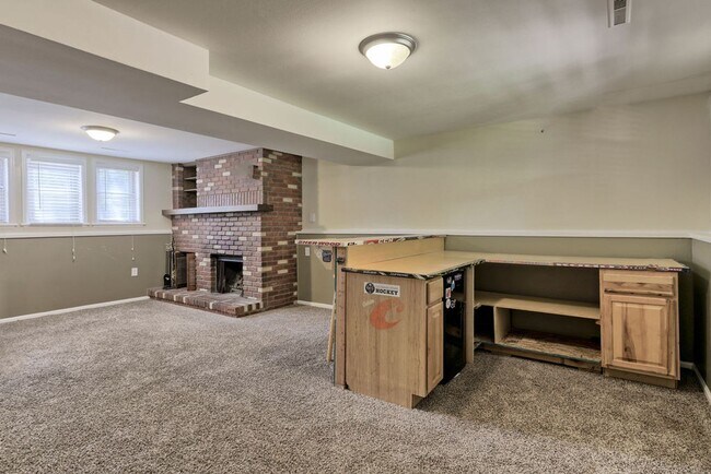 Building Photo - 4 Bedroom 2 Bath home in Midtown Fort Collins