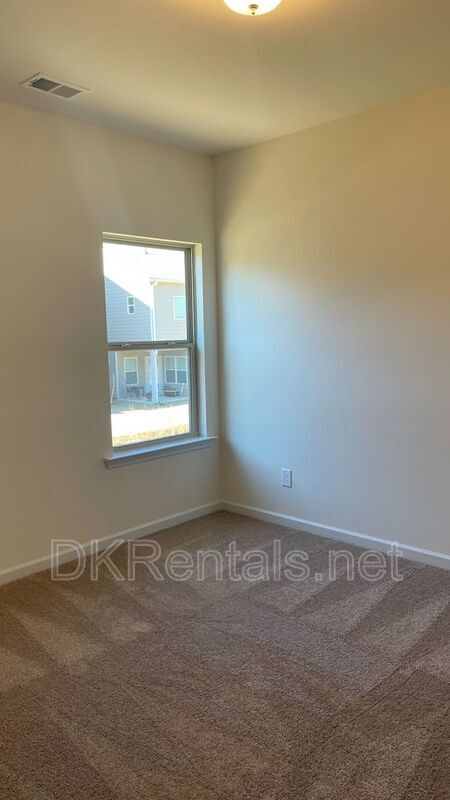Building Photo - 135 Bryon Ln