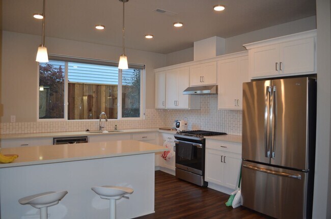 Building Photo - Shared Housing with A Modern Look