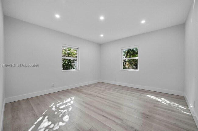 Building Photo - 1262 SW 15th Terrace