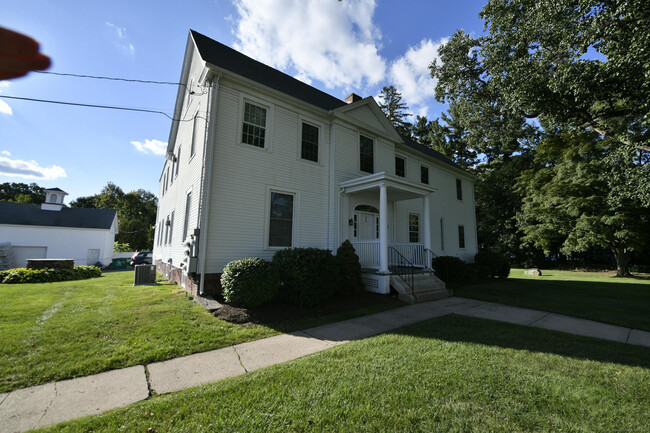 Building Photo - 249 Maple Ave