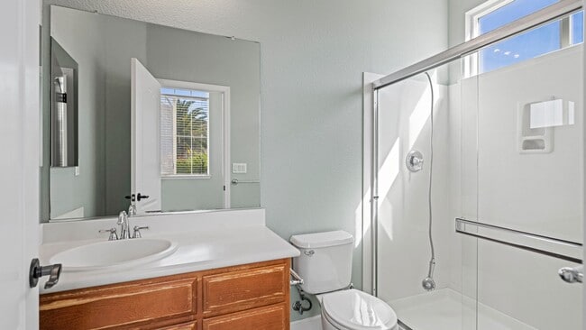 Building Photo - Beautiful two-story in Paradise Crest!