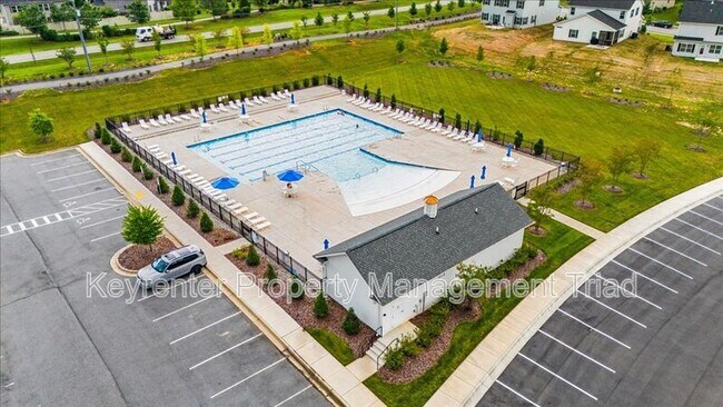 Building Photo - 1751 Mallard Dr