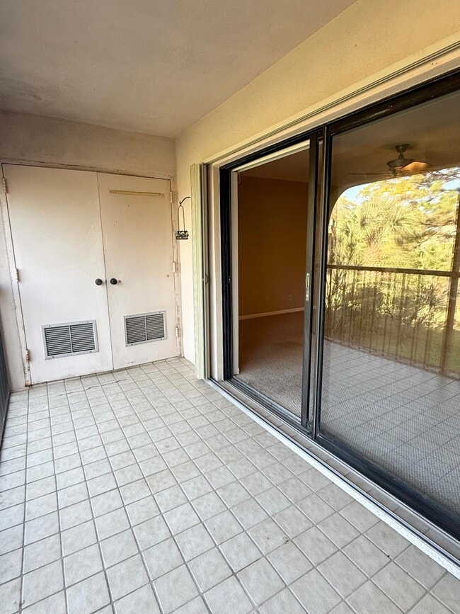 Building Photo - 930 SW 9th St Cir