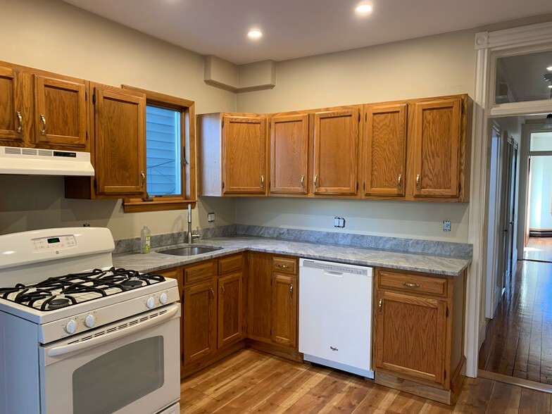 Kitchen - 112 Marine Rd