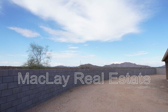 Building Photo - 680 N Crowned Dove Trail