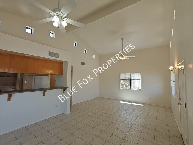 Building Photo - 3318 E Bellevue St