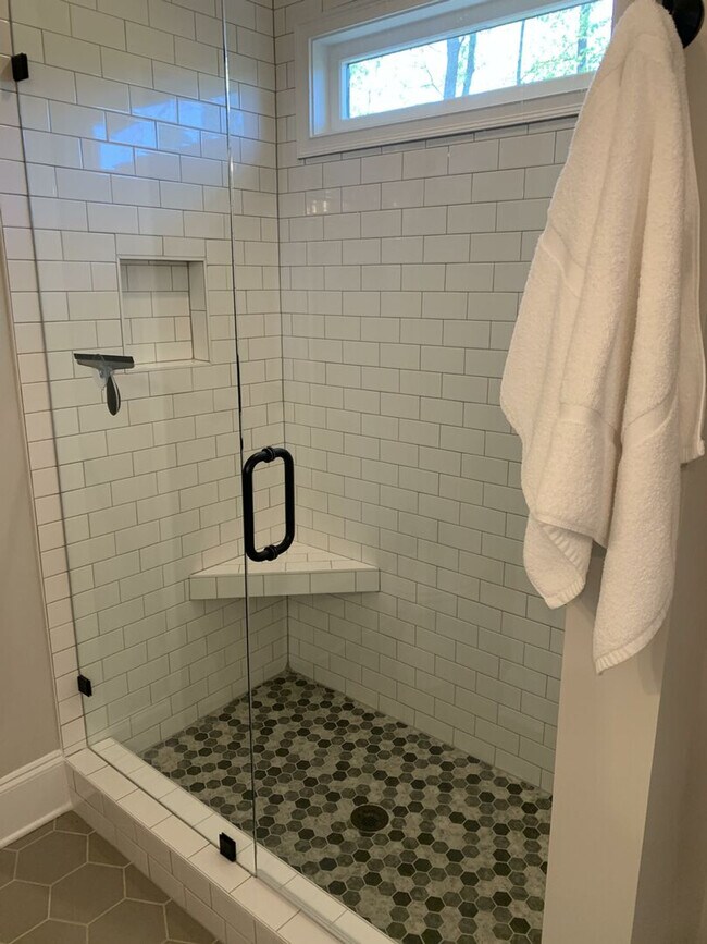 Building Photo - 4230 Old Cherokee St