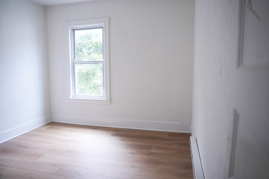 Building Photo - 109 Merrifield St