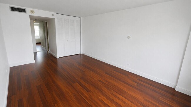 Building Photo - 230 174th St