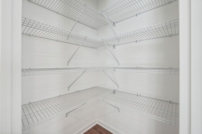 Building Photo - 633 Groover St
