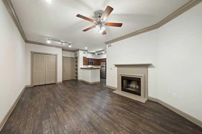 Primary Photo - Move In Easy — $0 Deposit!