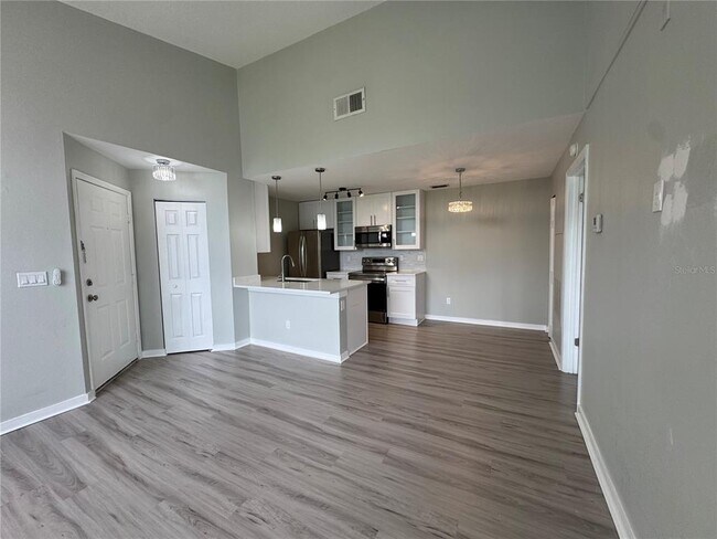 Building Photo - 2569 Grassy Point Dr