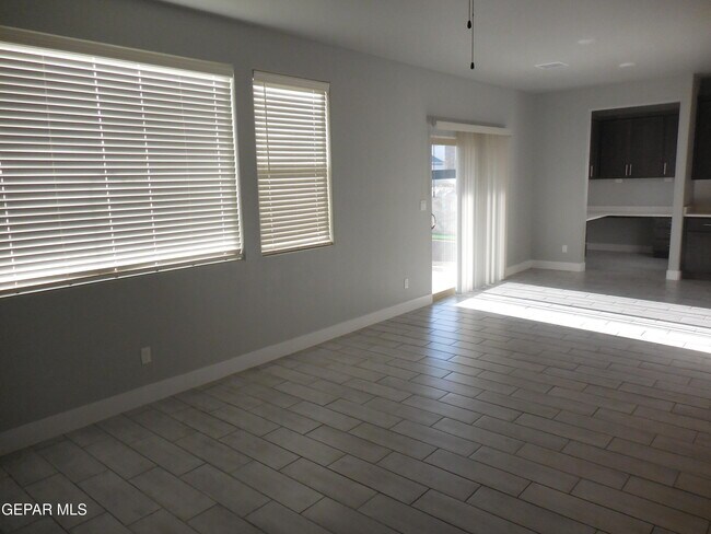 Building Photo - 2245 Rocky Ter Pl