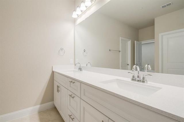 Building Photo - 4720 Piedras Lanzar Dr