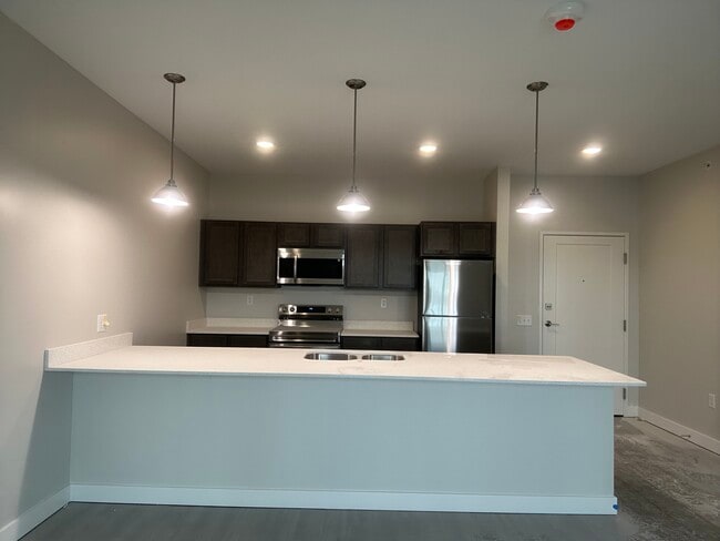 The Amber Kitchen - The Jade on Tremont