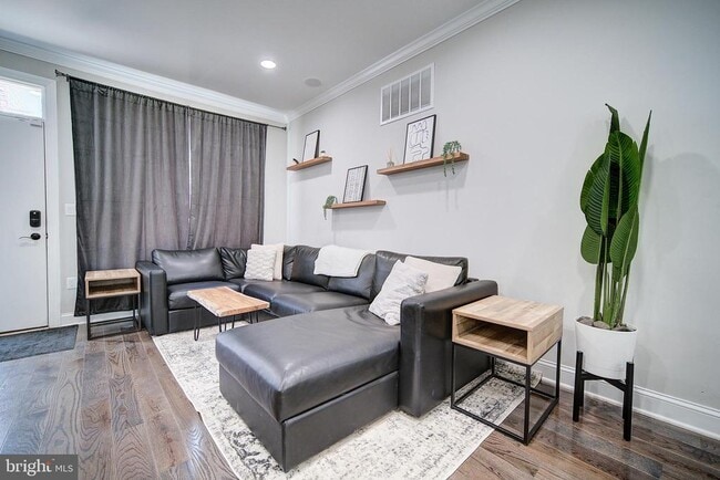 Building Photo - 1513 S Lambert St