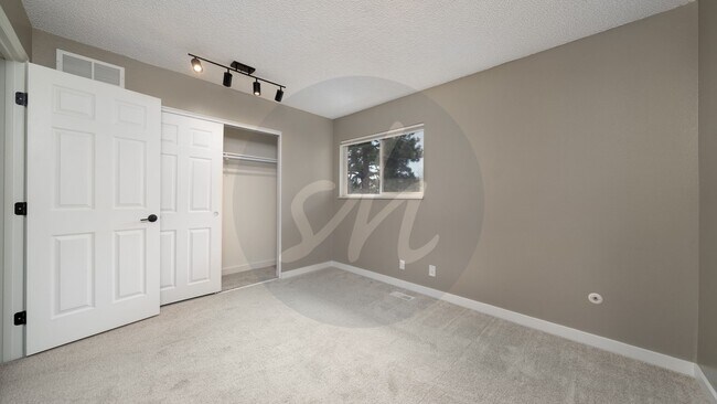 Building Photo - Updated ranch style condo in Vista Grande