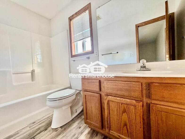 Building Photo - 3002 SE Grant St