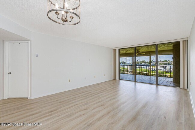 Building Photo - 18 Marina Isles Blvd
