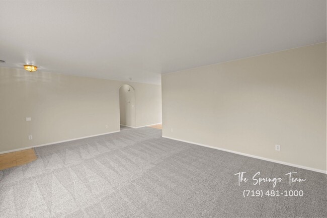 Building Photo - CHARMING 3BD/2BA CONDO featuring FRESH UPDATES - Security Deposit Waiver Available