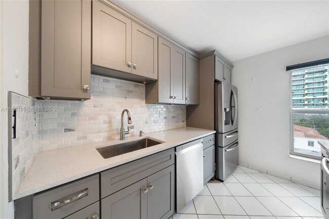 Building Photo - 1300 Alton Rd