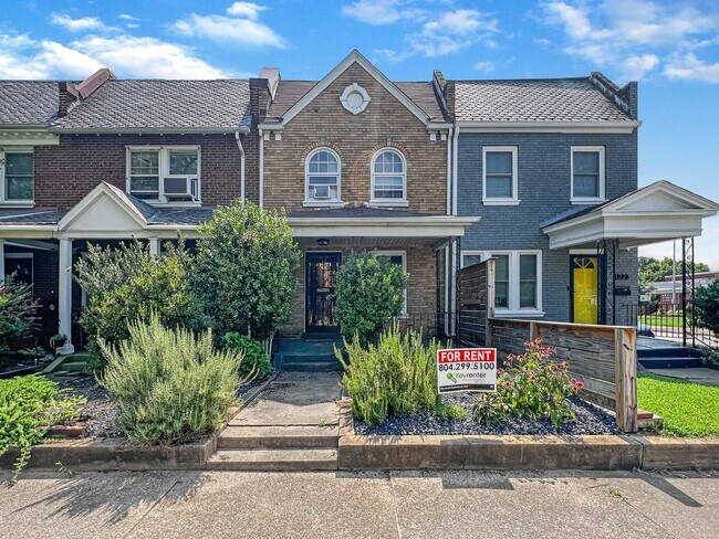 Building Photo - Classic Richmond Row House Steps from Byrd...