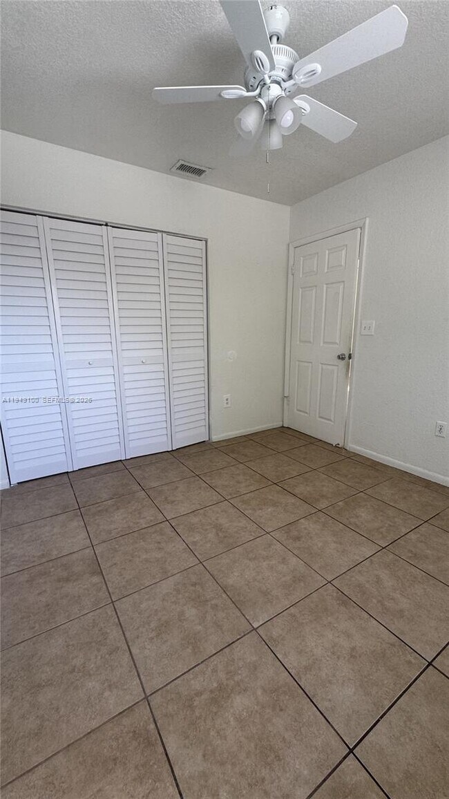 Building Photo - 9150 SE 13th Rd