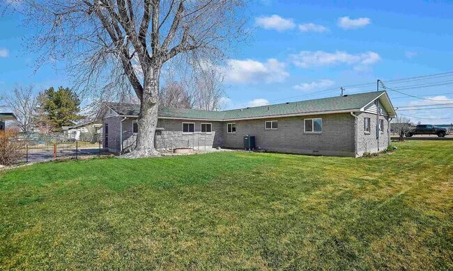 Building Photo - 2519 N Middleton Rd