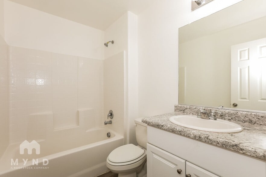 Building Photo - 953 Kachina Dr